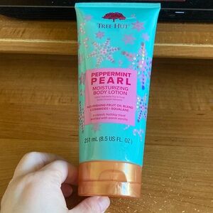 Tree Hut Peppermint Pearl Moisturizing Body Lotion - Green and Pink 8.5 oz